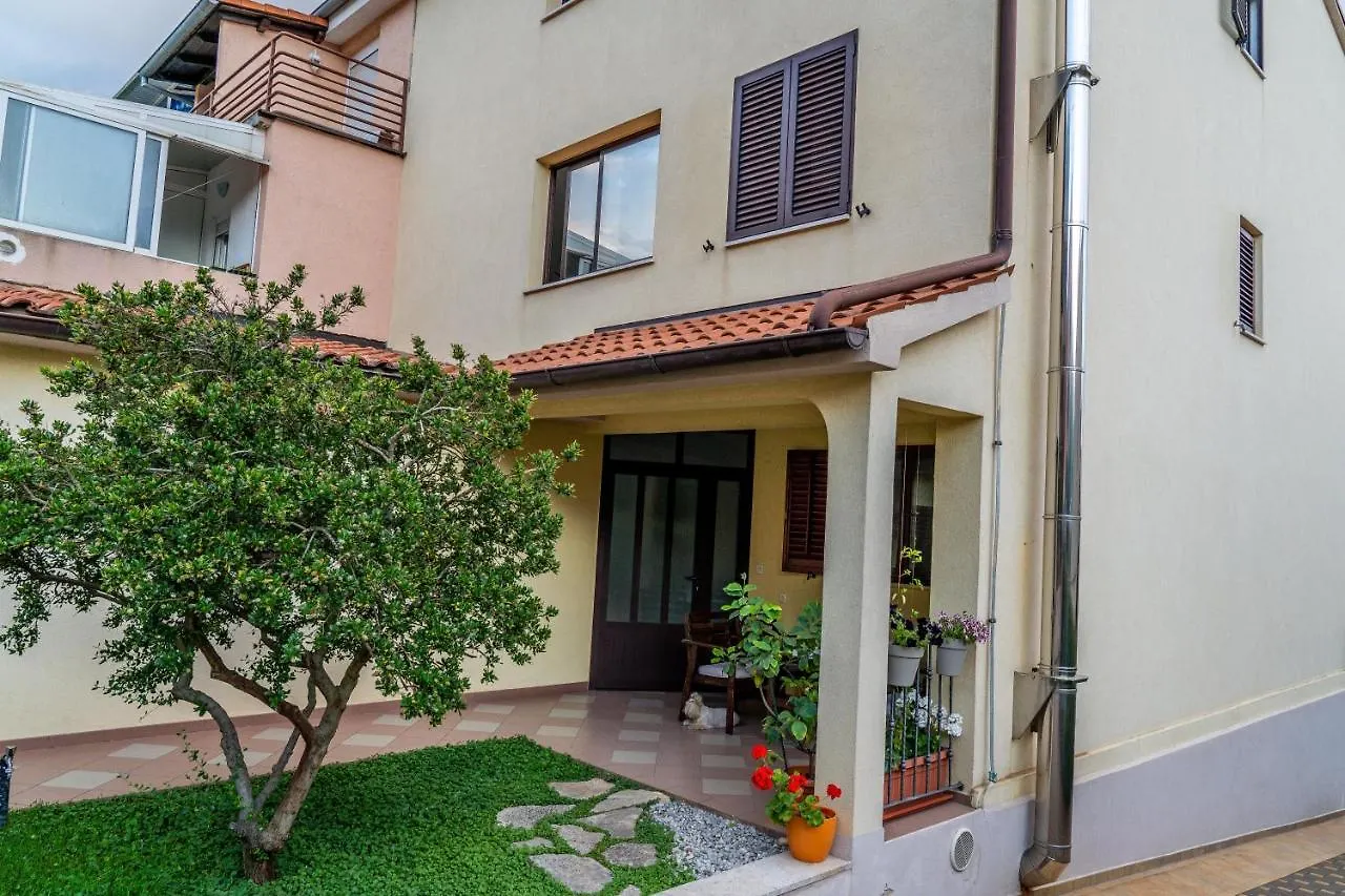 Apartment Vita Pola 0*,